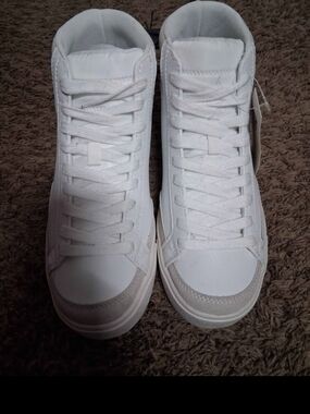 No Boundaries White High-Top Sneakers
